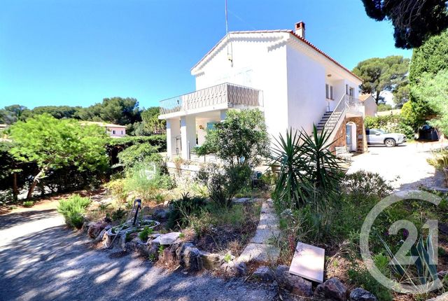 Maison à vendre - 6 pièces - 130 m2 - St Raphael - 83 - PROVENCE-ALPES-COTE-D-AZUR