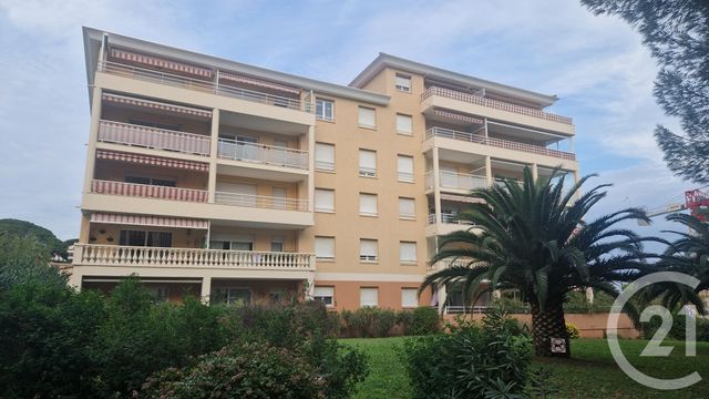 Appartement T2 à vendre - 2 pièces - 36,47 m2 - Frejus - 83 - PROVENCE-ALPES-COTE-D-AZUR