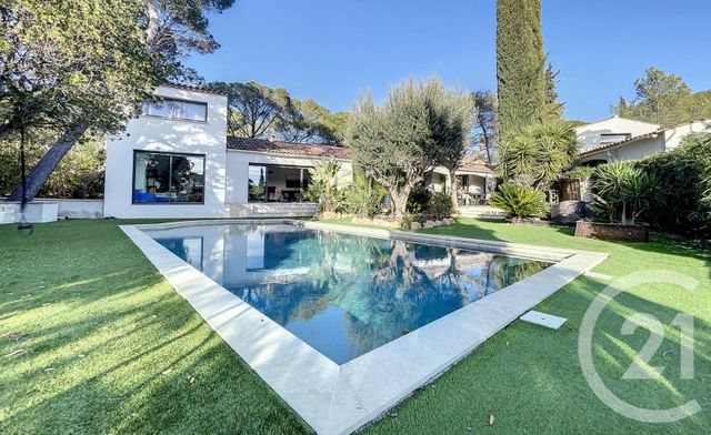 Maison à vendre - 9 pièces - 235 m2 - Frejus - 83 - PROVENCE-ALPES-COTE-D-AZUR