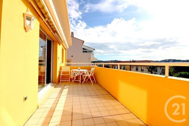 Appartement T3 à vendre - 3 pièces - 79,61 m2 - Frejus - 83 - PROVENCE-ALPES-COTE-D-AZUR