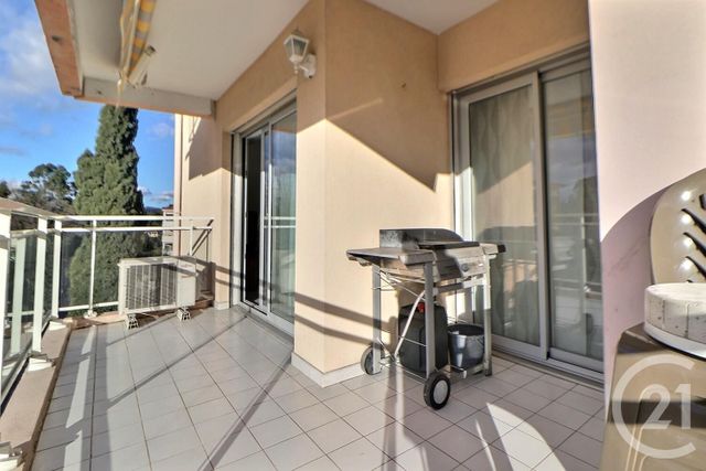 Appartement T3 à vendre - 3 pièces - 55,86 m2 - Frejus - 83 - PROVENCE-ALPES-COTE-D-AZUR