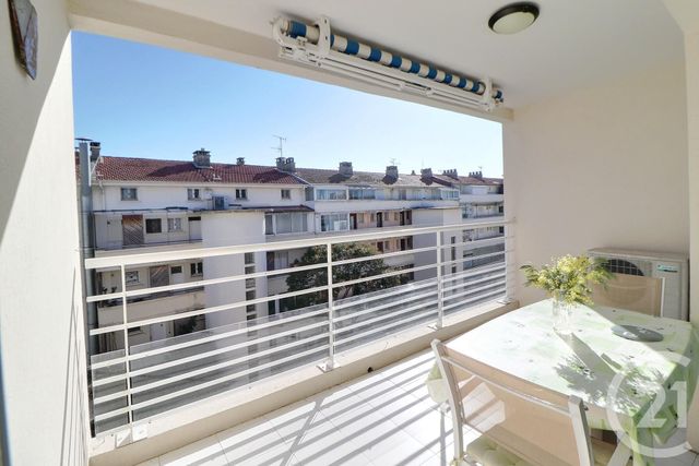 Appartement T2 à vendre - 2 pièces - 31 m2 - Frejus - 83 - PROVENCE-ALPES-COTE-D-AZUR