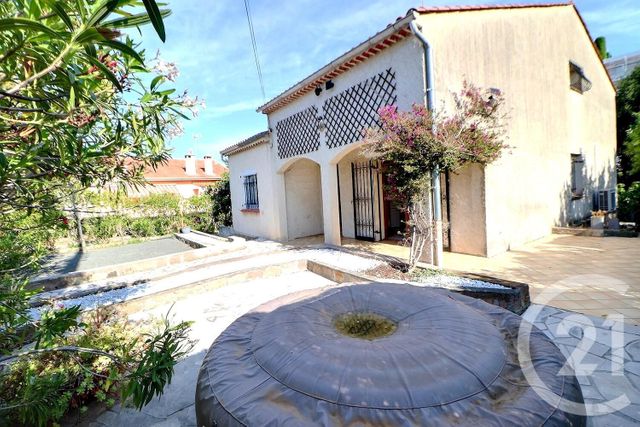 Maison à vendre - 5 pièces - 153,20 m2 - St Raphael - 83 - PROVENCE-ALPES-COTE-D-AZUR