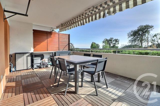 Appartement T3 à vendre - 3 pièces - 76,80 m2 - St Raphael - 83 - PROVENCE-ALPES-COTE-D-AZUR