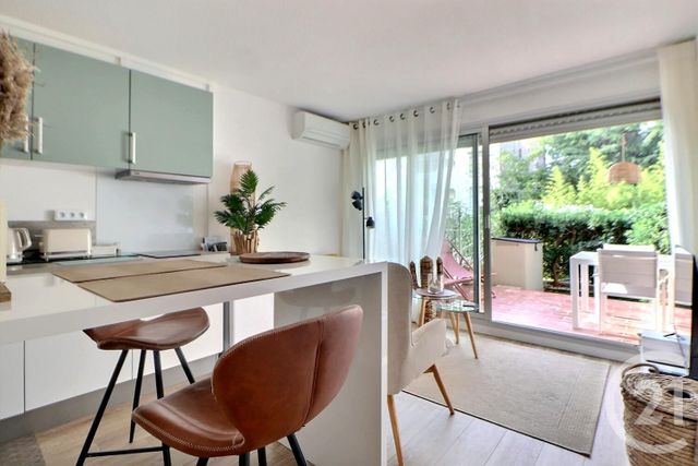 Appartement T2 à vendre - 2 pièces - 25,27 m2 - St Raphael - 83 - PROVENCE-ALPES-COTE-D-AZUR