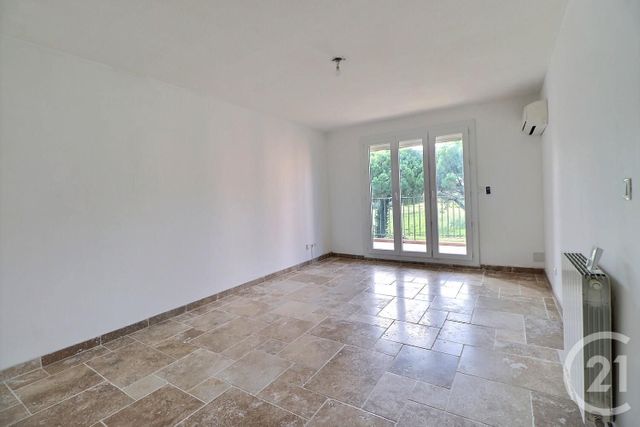 Appartement T2 à vendre - 2 pièces - 49,50 m2 - Frejus - 83 - PROVENCE-ALPES-COTE-D-AZUR