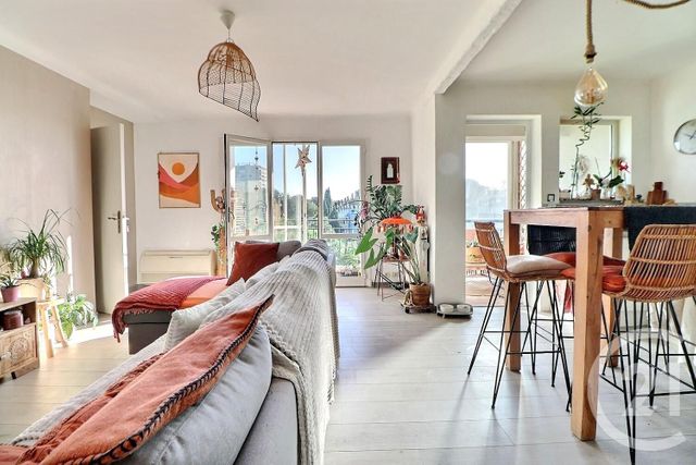 Appartement T4 à vendre - 4 pièces - 69,82 m2 - St Raphael - 83 - PROVENCE-ALPES-COTE-D-AZUR